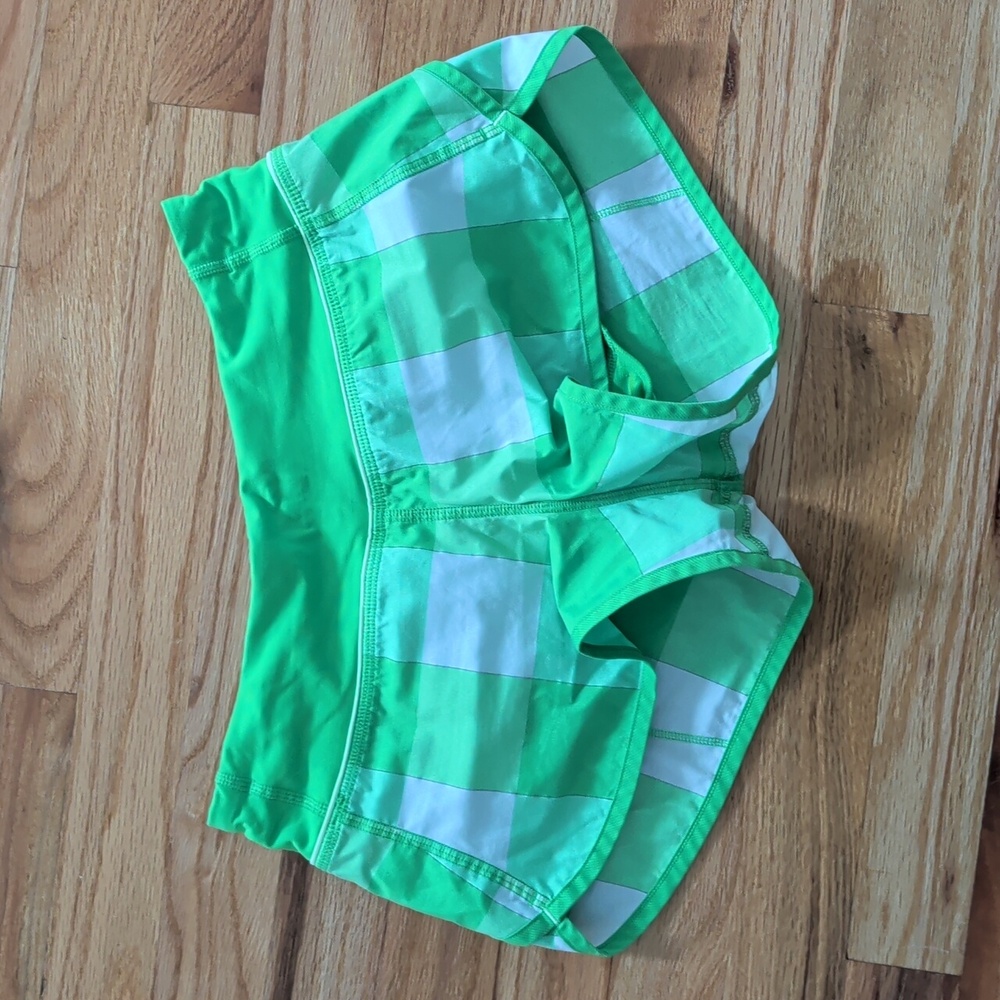 Lululemon Frond Green Gingham Speed Shorts 2 - Picture 3 of 7